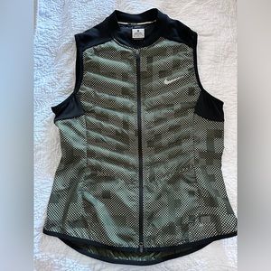 Nike Aeroloft 800 flash reflective women’s running vest - medium